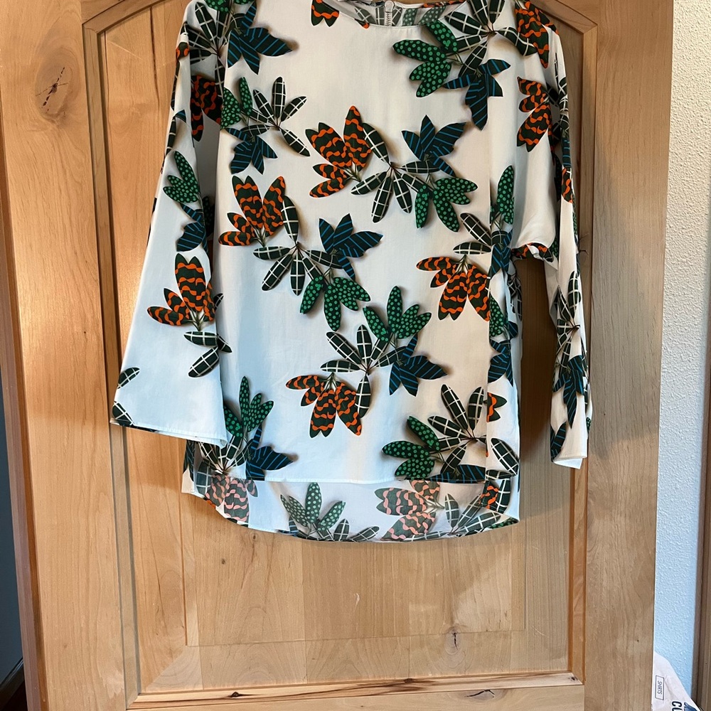 Akris Punto Raglan Sleeve Blouse White Multicolor Leaf Print Size 6